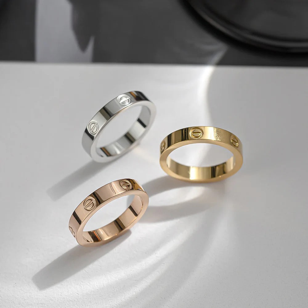 Classic band rings
